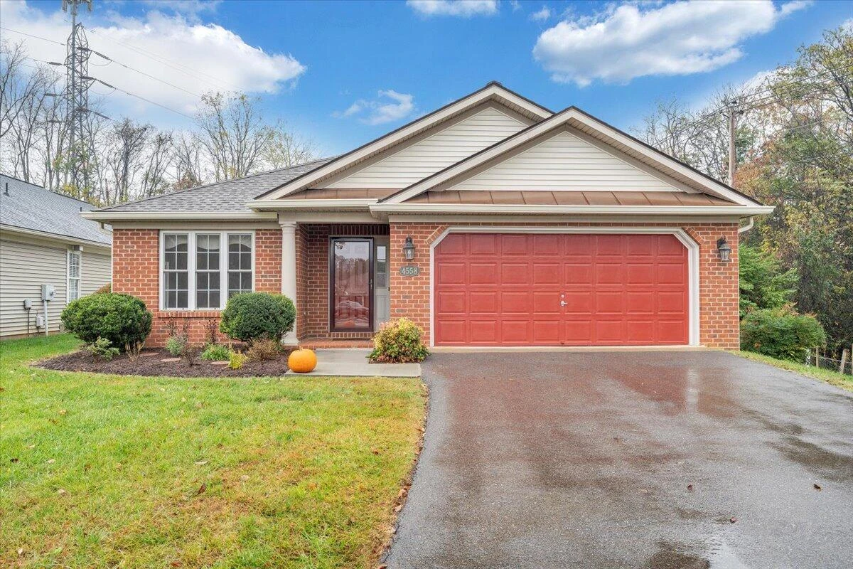 4558 Colonial Place DR - Photo 2