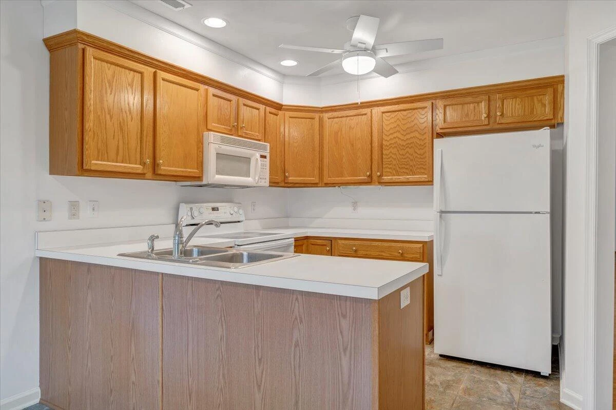 4558 Colonial Place DR - Photo 6