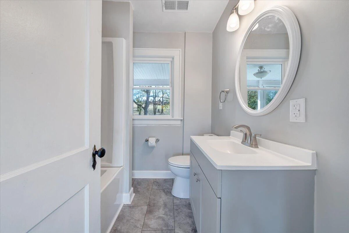 2027 Dale AVE SE - Photo 19