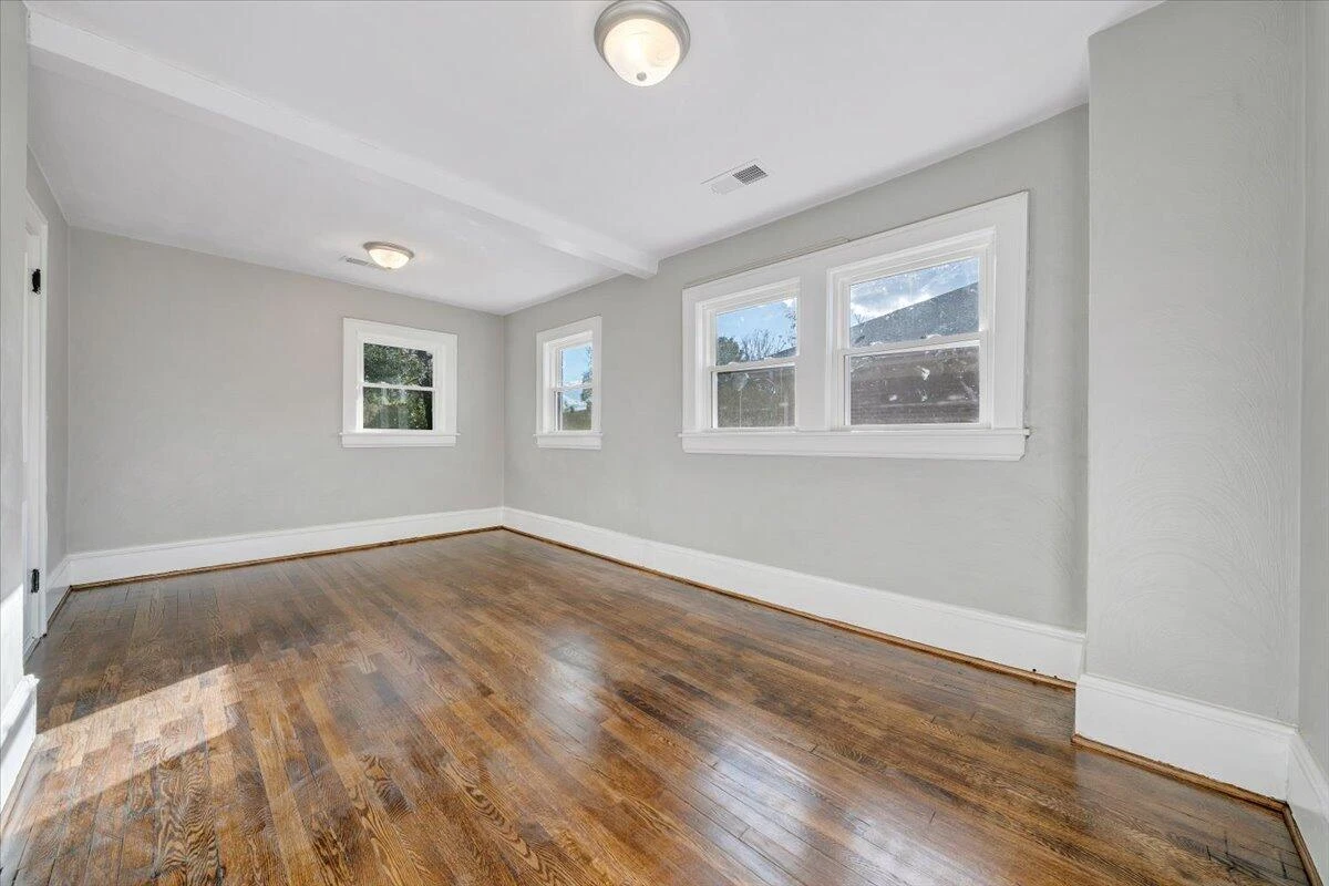 2027 Dale AVE SE - Photo 20