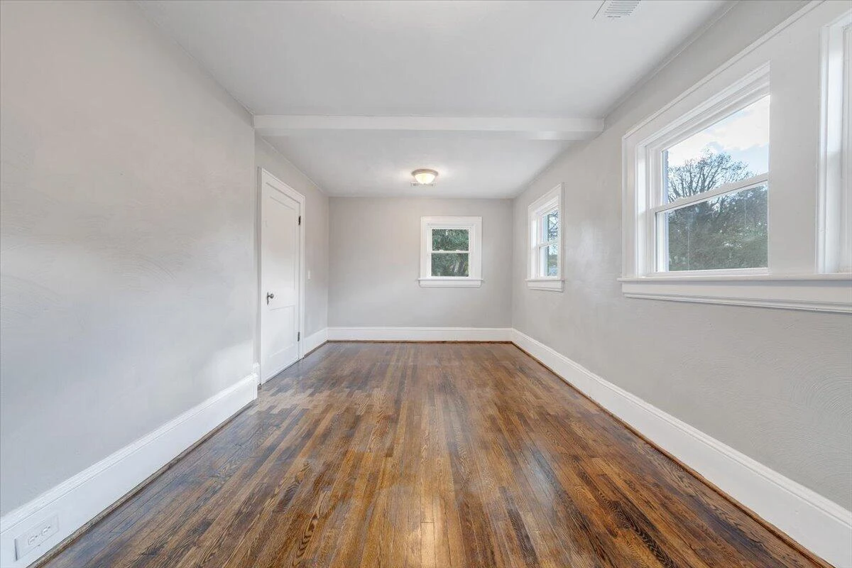 2027 Dale AVE SE - Photo 21