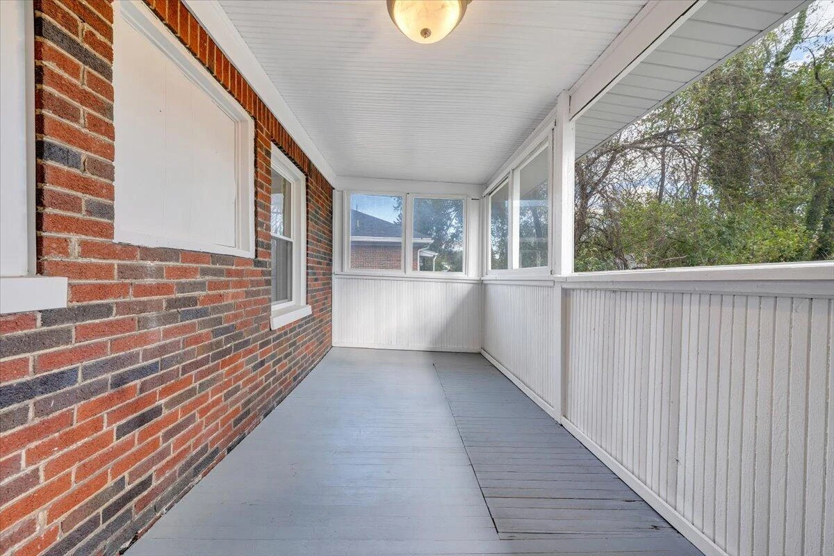 2027 Dale AVE SE - Photo 22