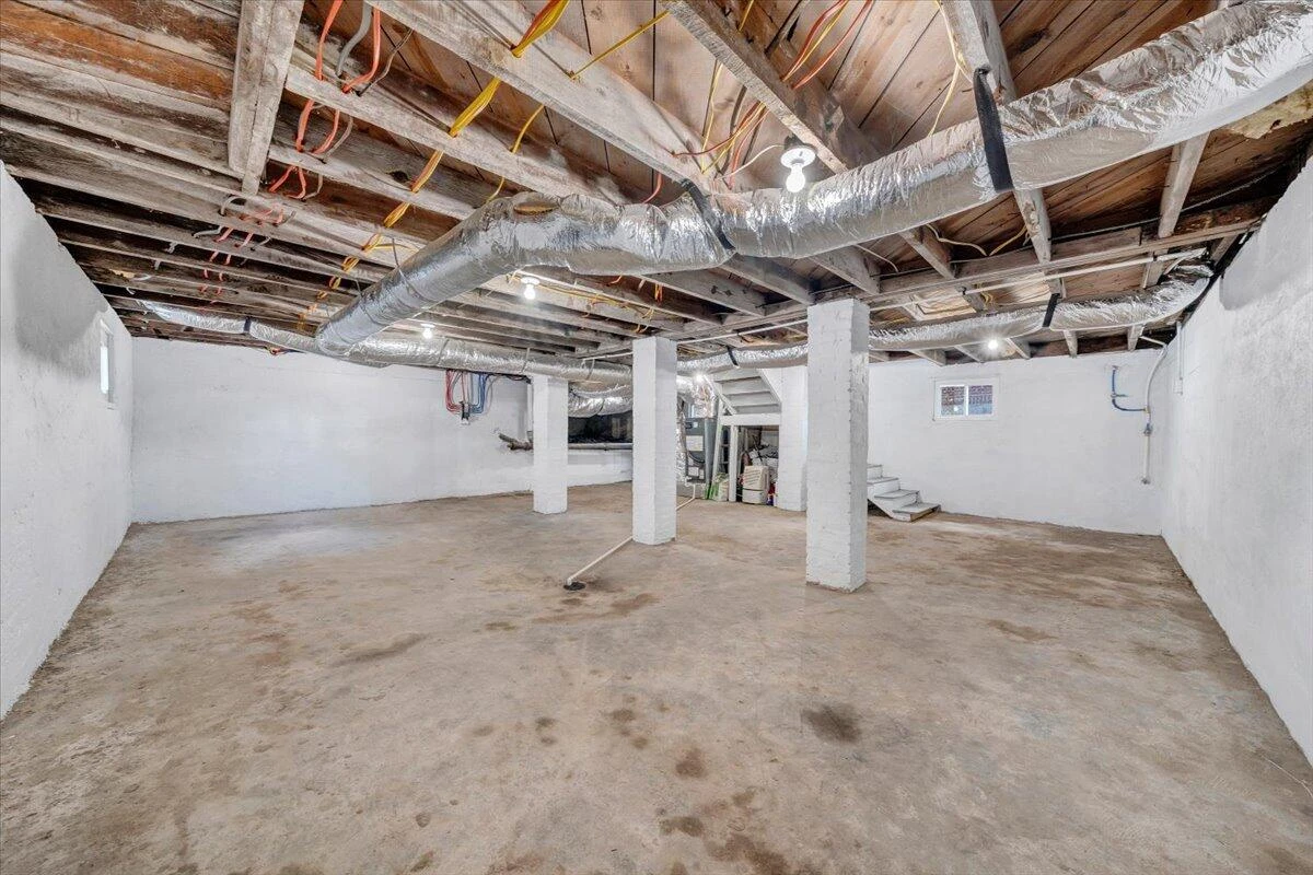 2027 Dale AVE SE - Photo 24