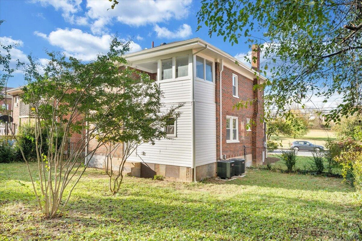 2027 Dale AVE SE - Photo 30