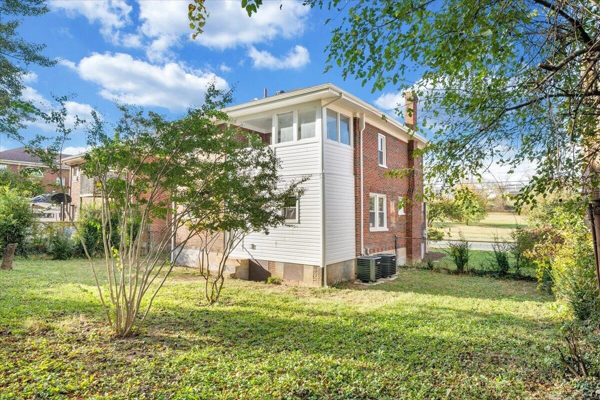 2027 Dale AVE SE - Photo 31