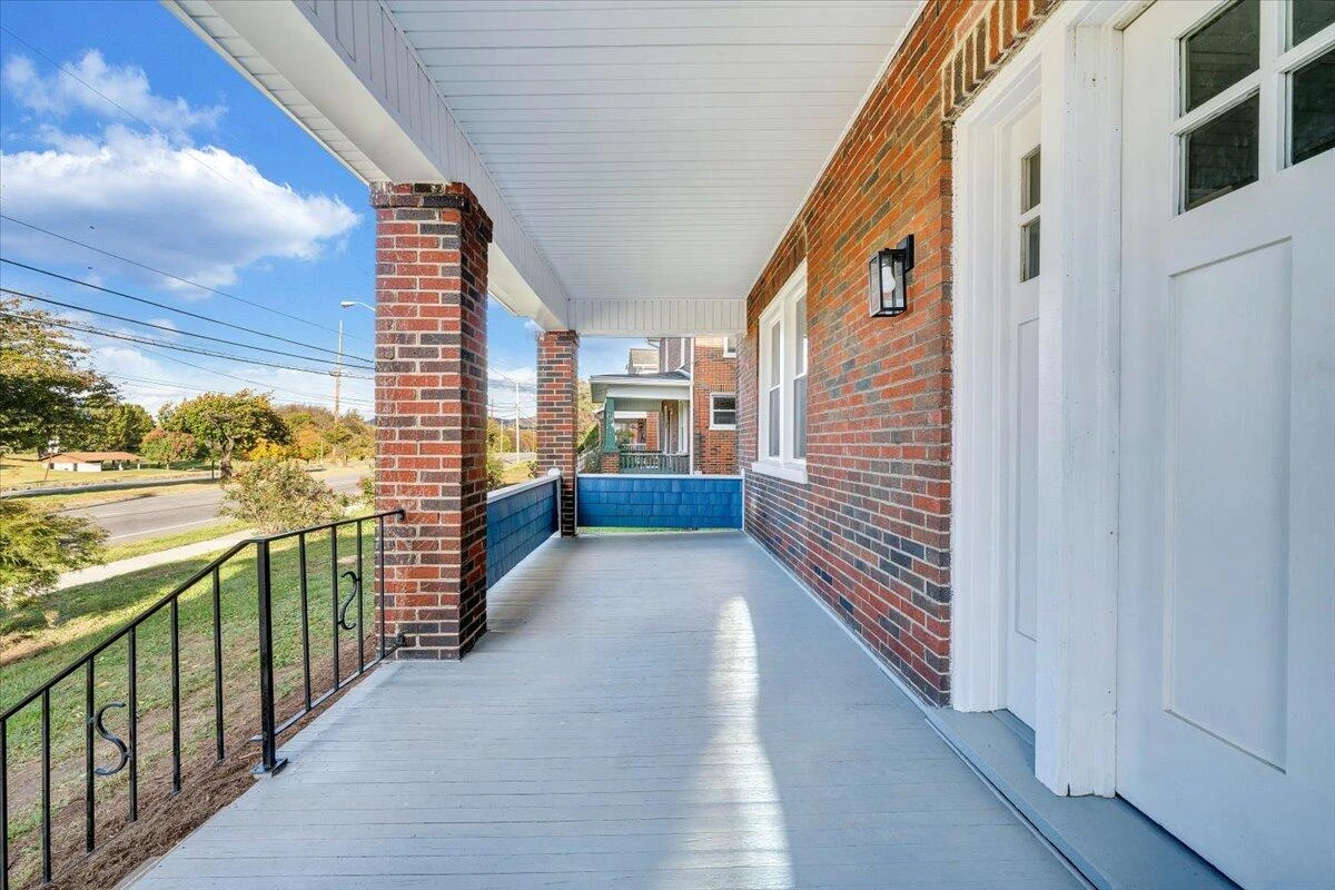 2027 Dale AVE SE - Photo 32