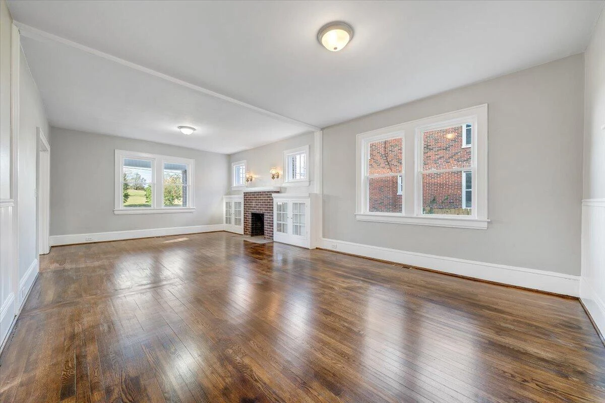 2027 Dale AVE SE - Photo 7
