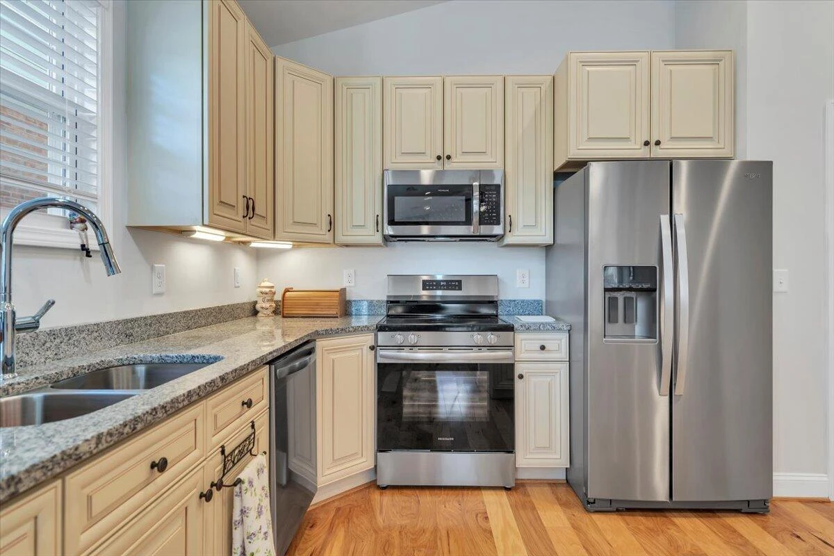 1217 Trafalgar DR - Photo 10