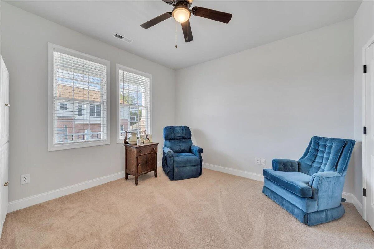 1217 Trafalgar DR - Photo 2