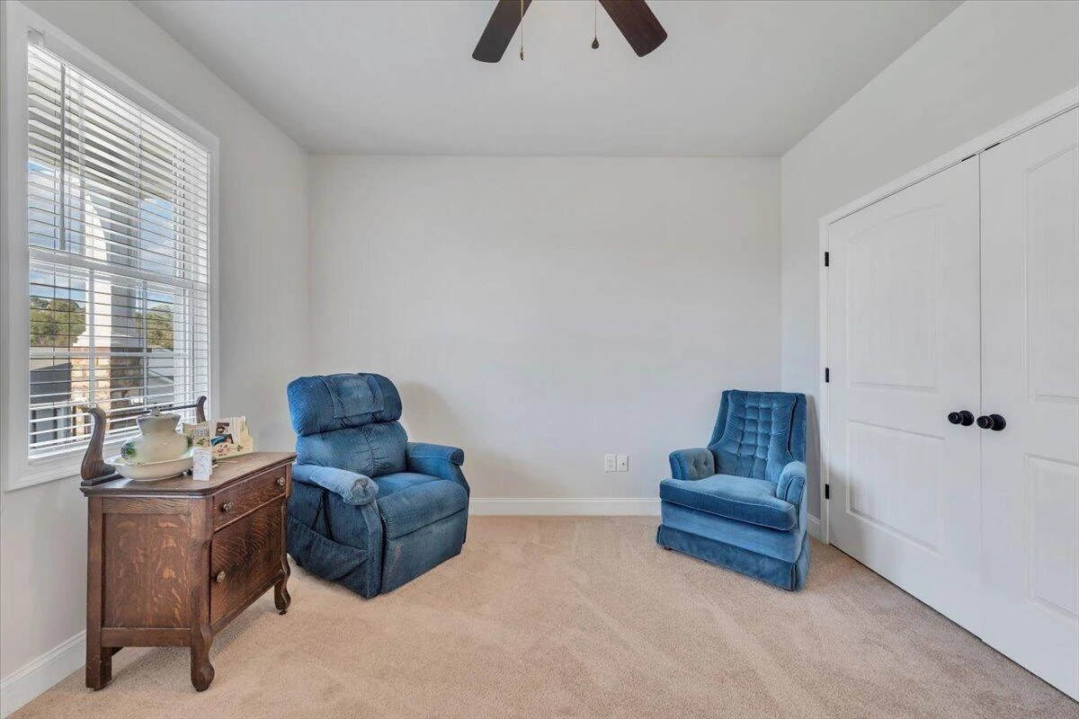 1217 Trafalgar DR - Photo 3