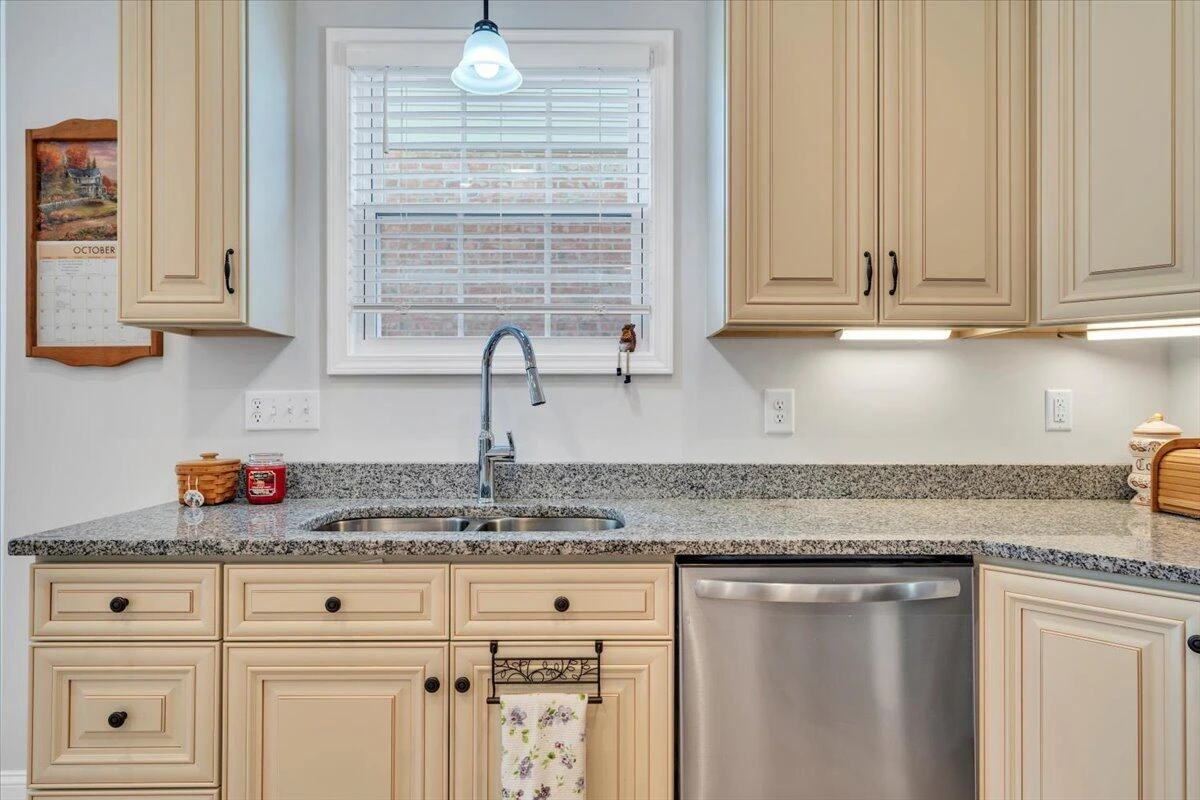 1217 Trafalgar DR - Photo 7