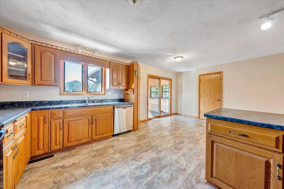 1296 Three Oaks RD - Photo 18