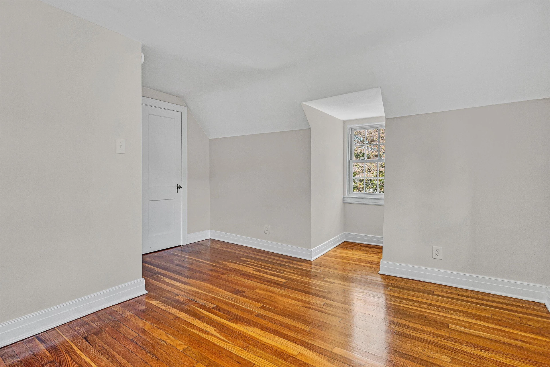 3144 Roundhill AVE NW - Photo 27