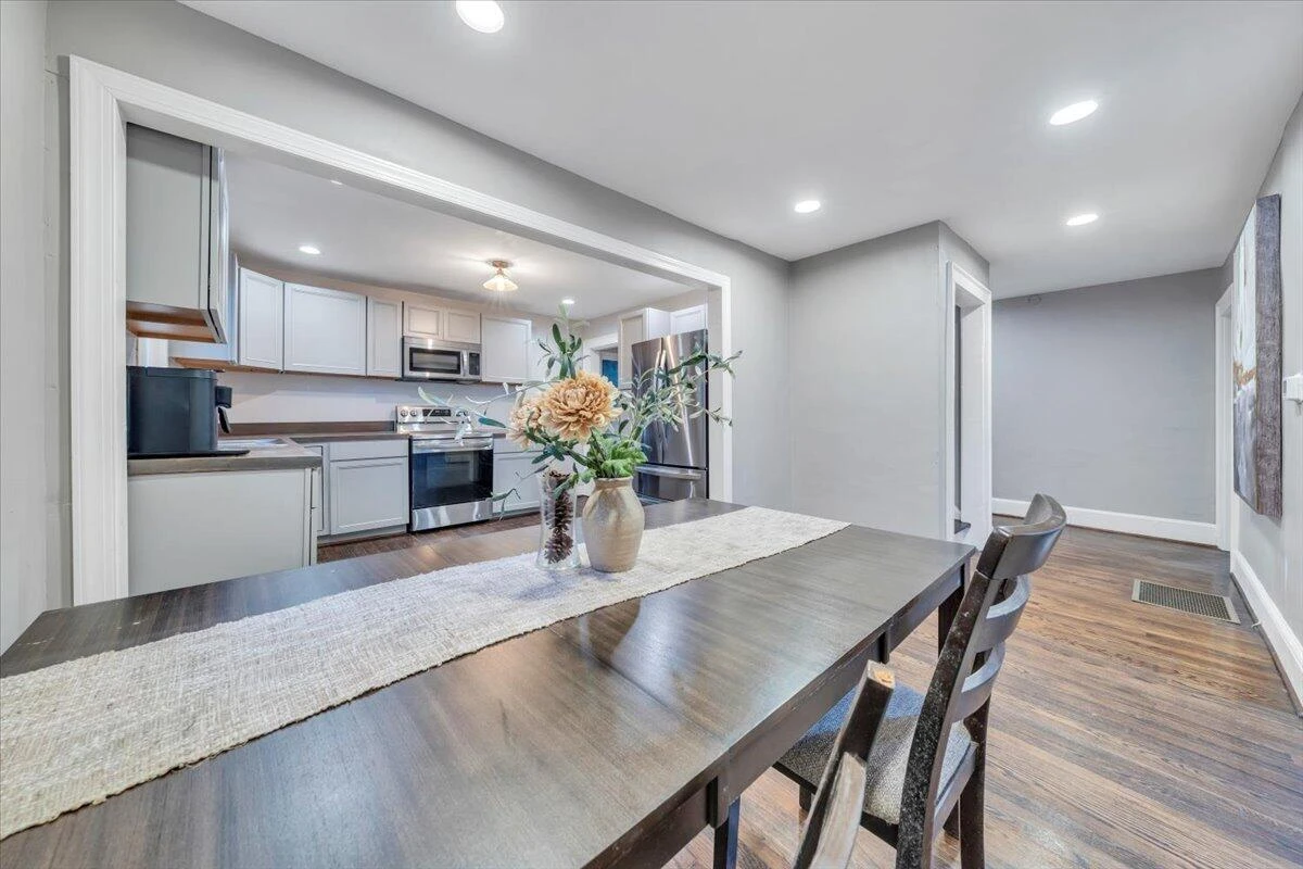1712 Main ST SW - Photo 14