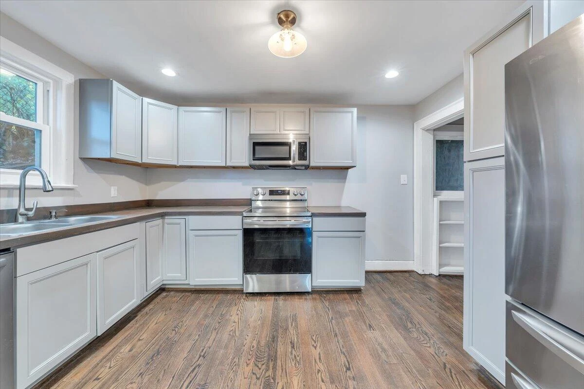 1712 Main ST SW - Photo 15
