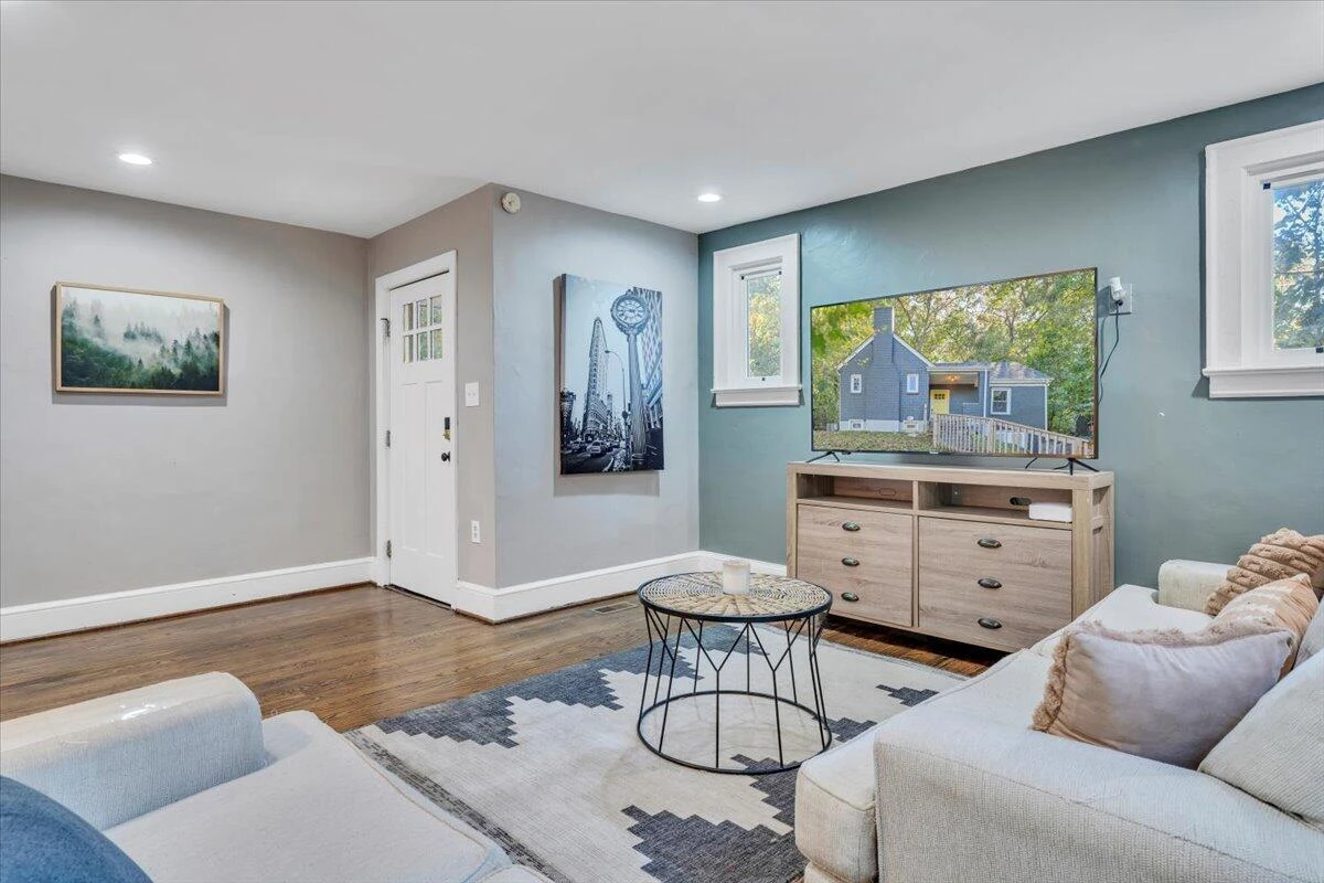 1712 Main ST SW - Photo 10
