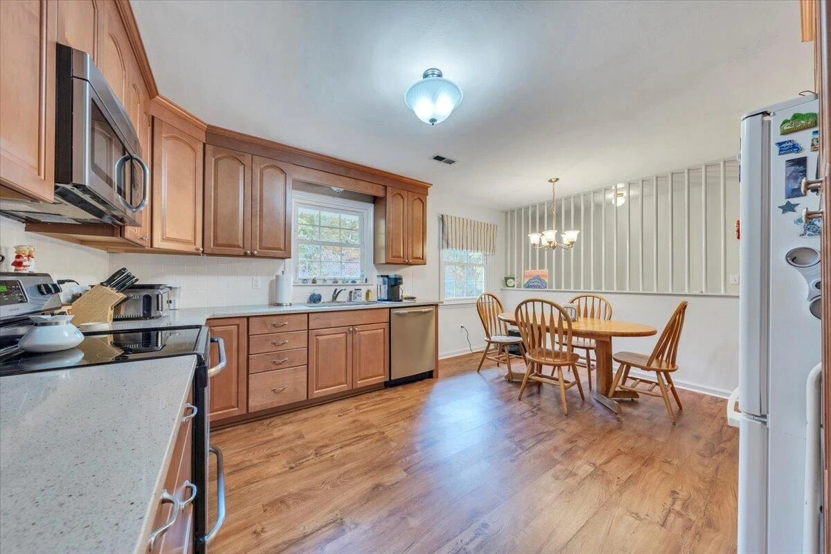 415 Dawnridge LN - Photo 10