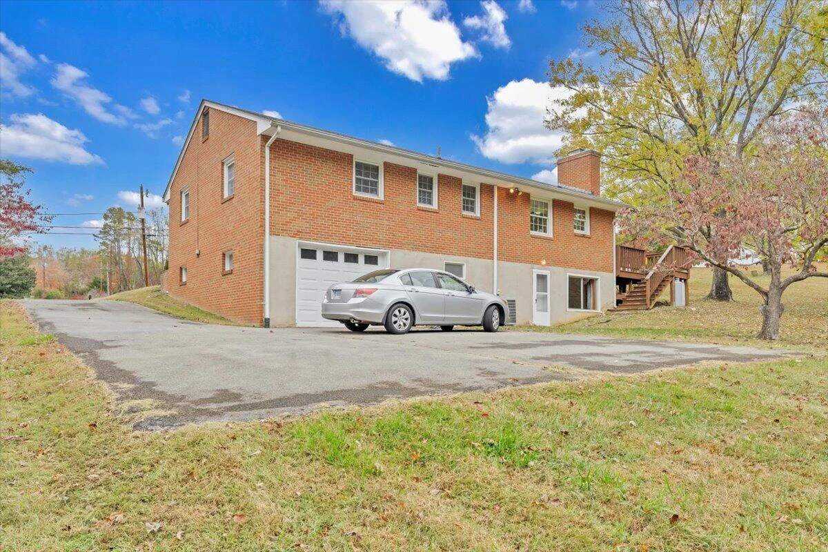 415 Dawnridge LN - Photo 27