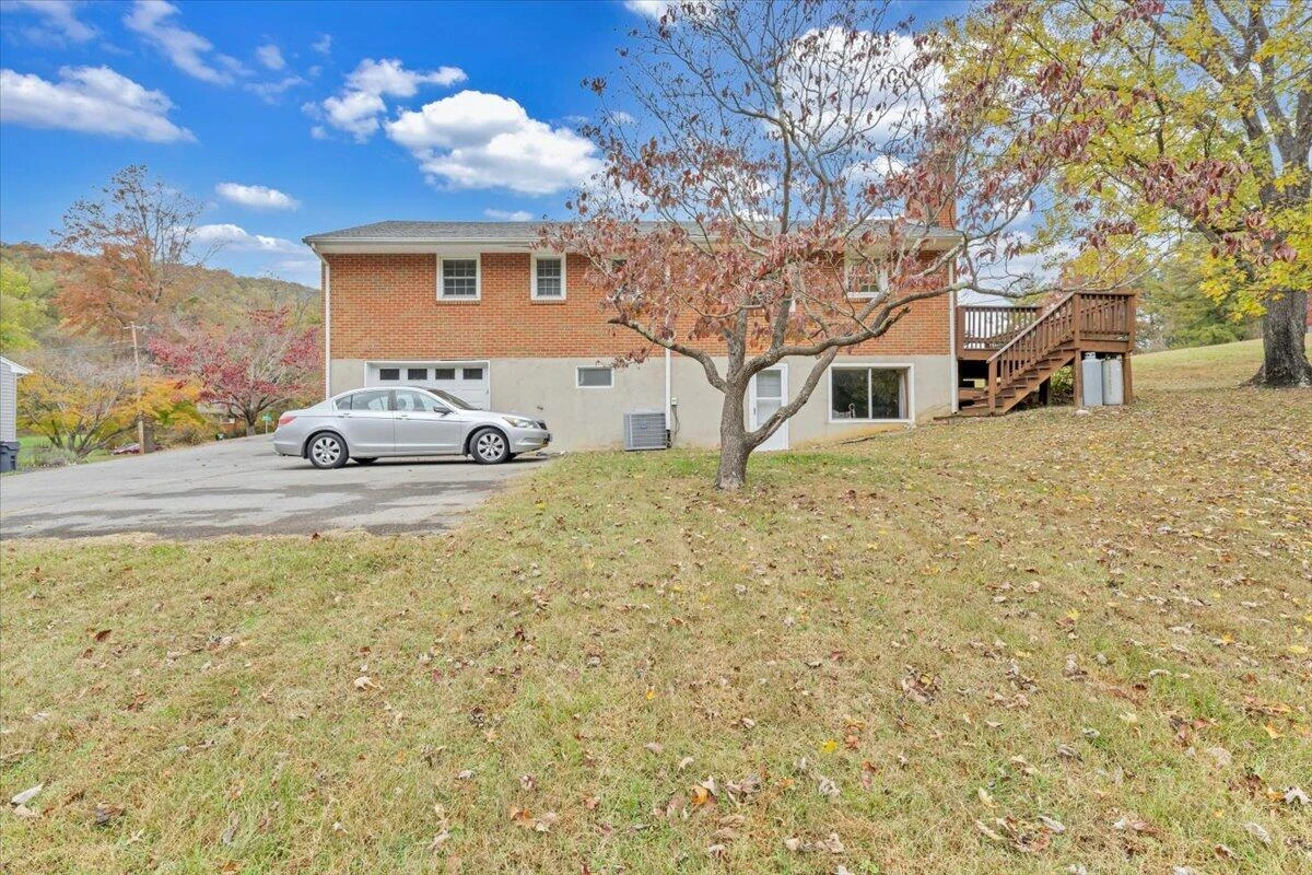 415 Dawnridge LN - Photo 30