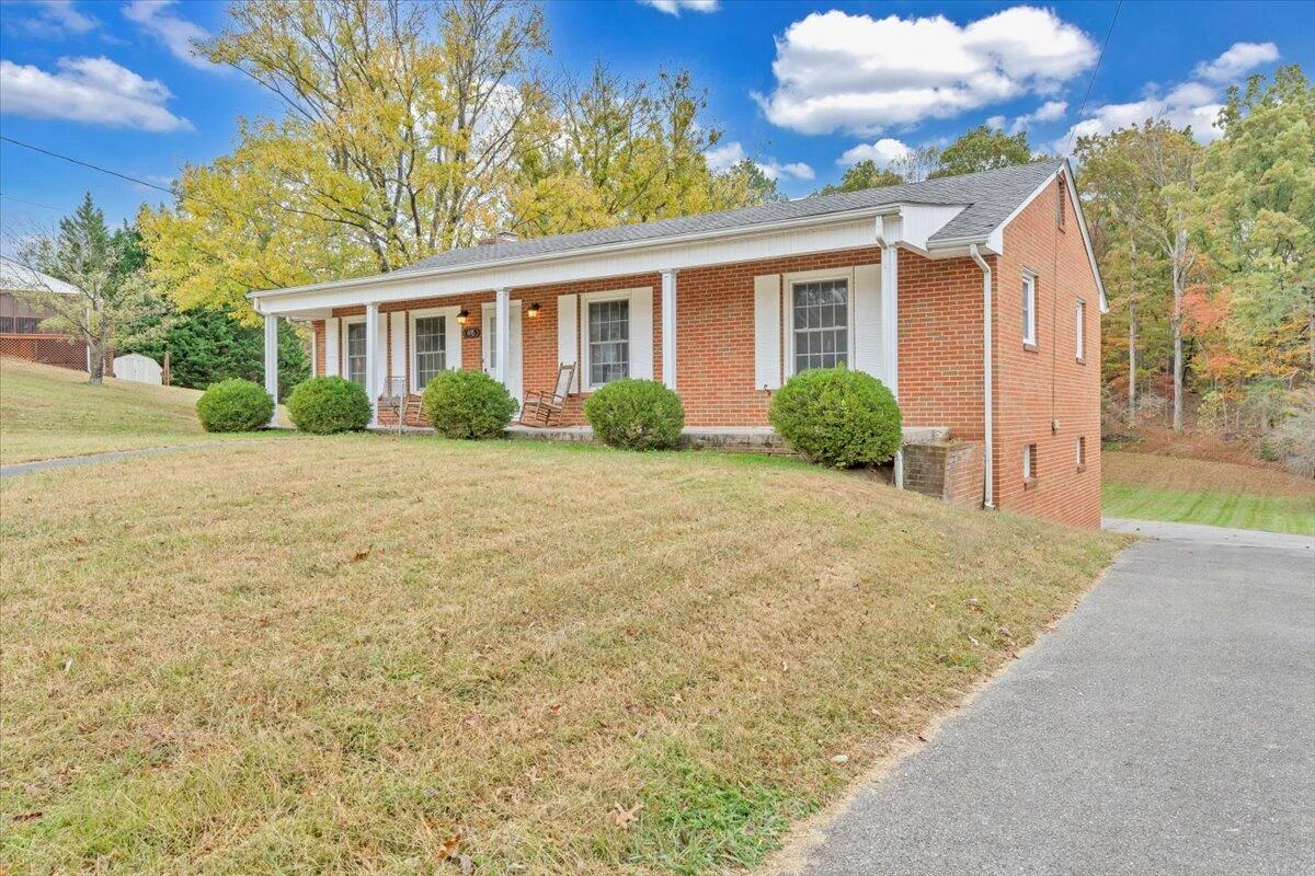 415 Dawnridge LN - Photo 35