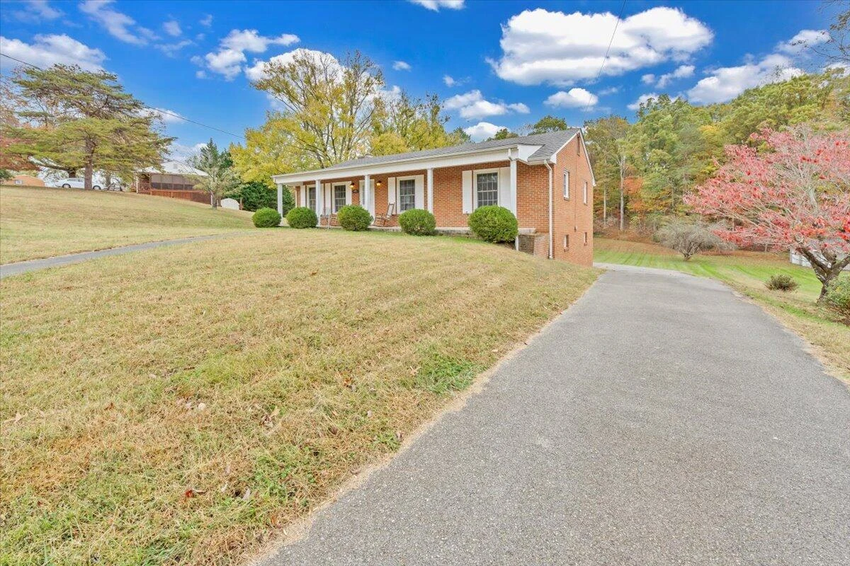 415 Dawnridge LN - Photo 36
