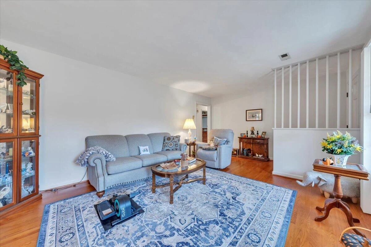 415 Dawnridge LN - Photo 5