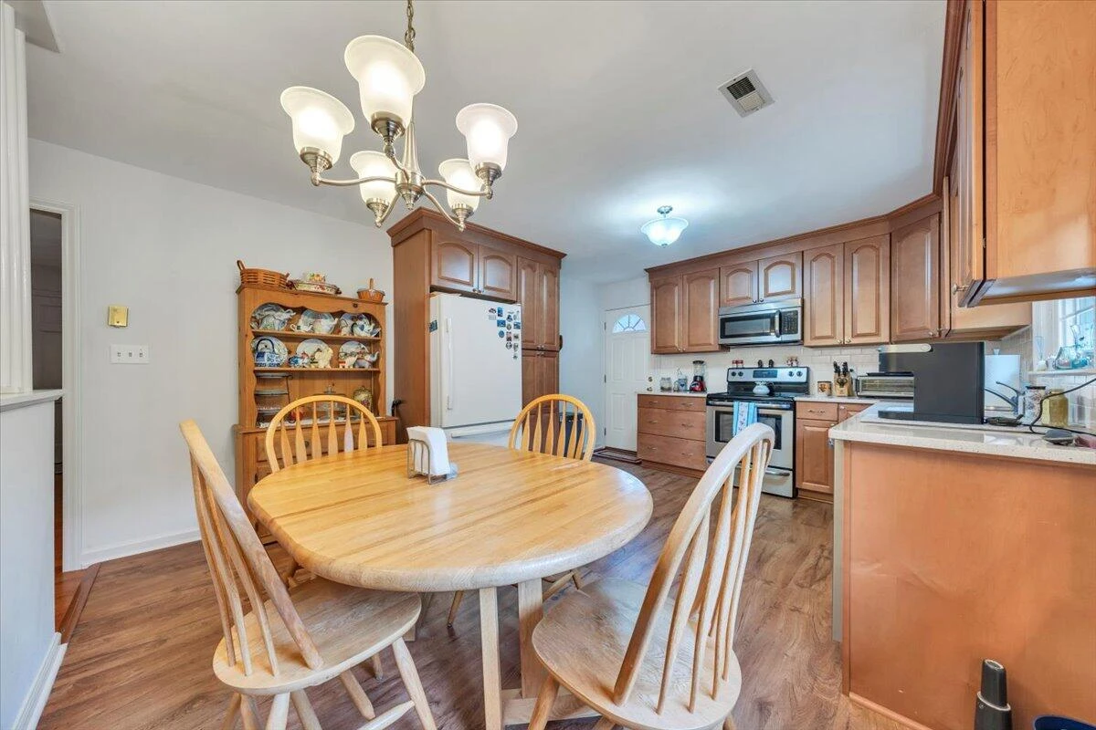 415 Dawnridge LN - Photo 7