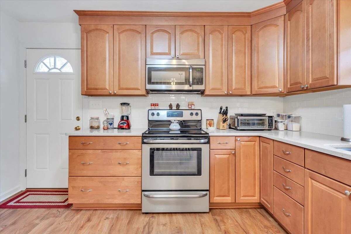 415 Dawnridge LN - Photo 9