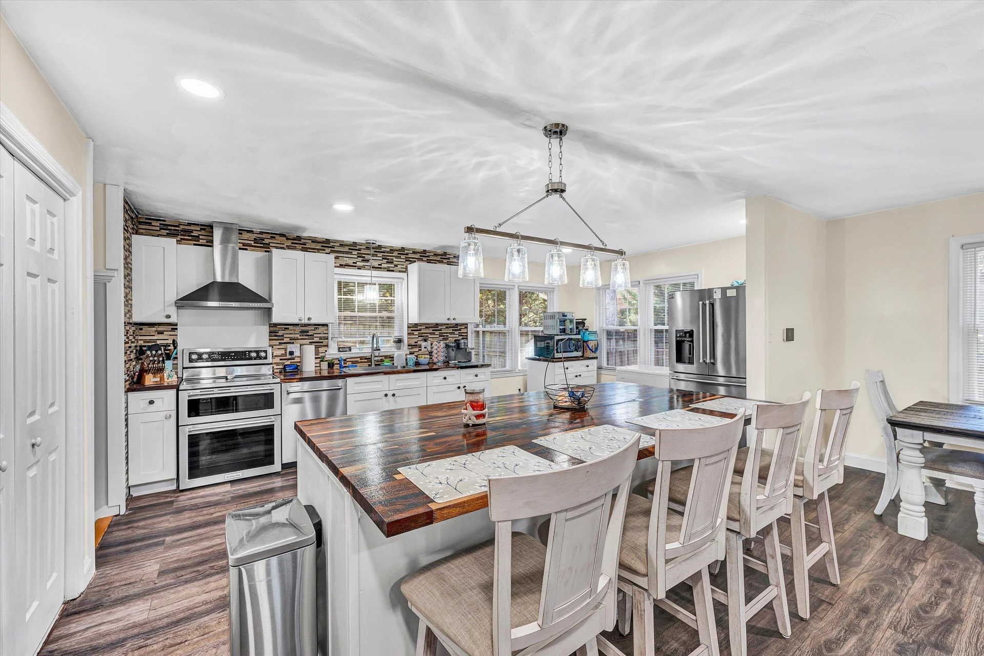 5204 Oakmont CIR - Photo 16