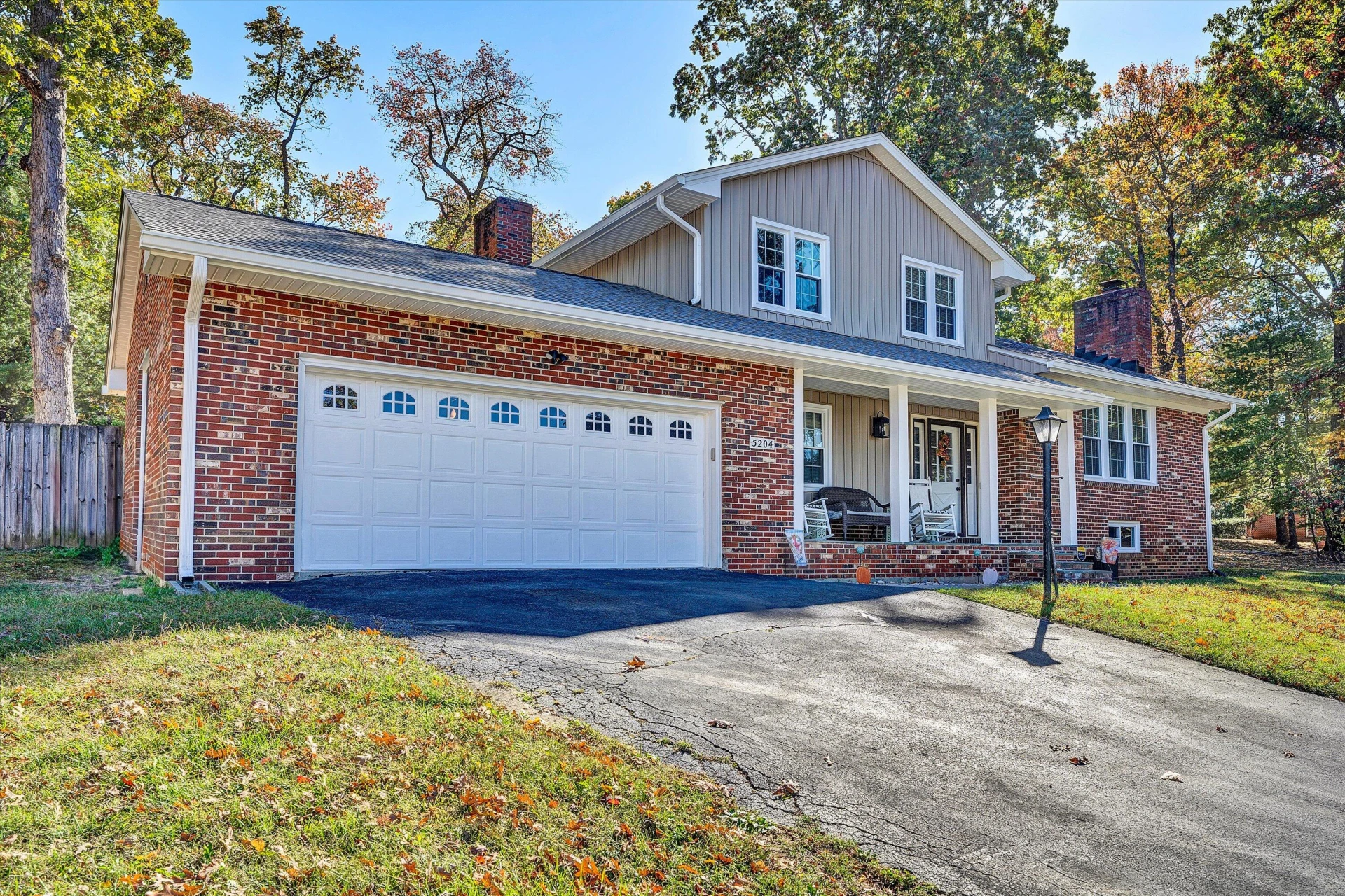 5204 Oakmont CIR - Photo 2