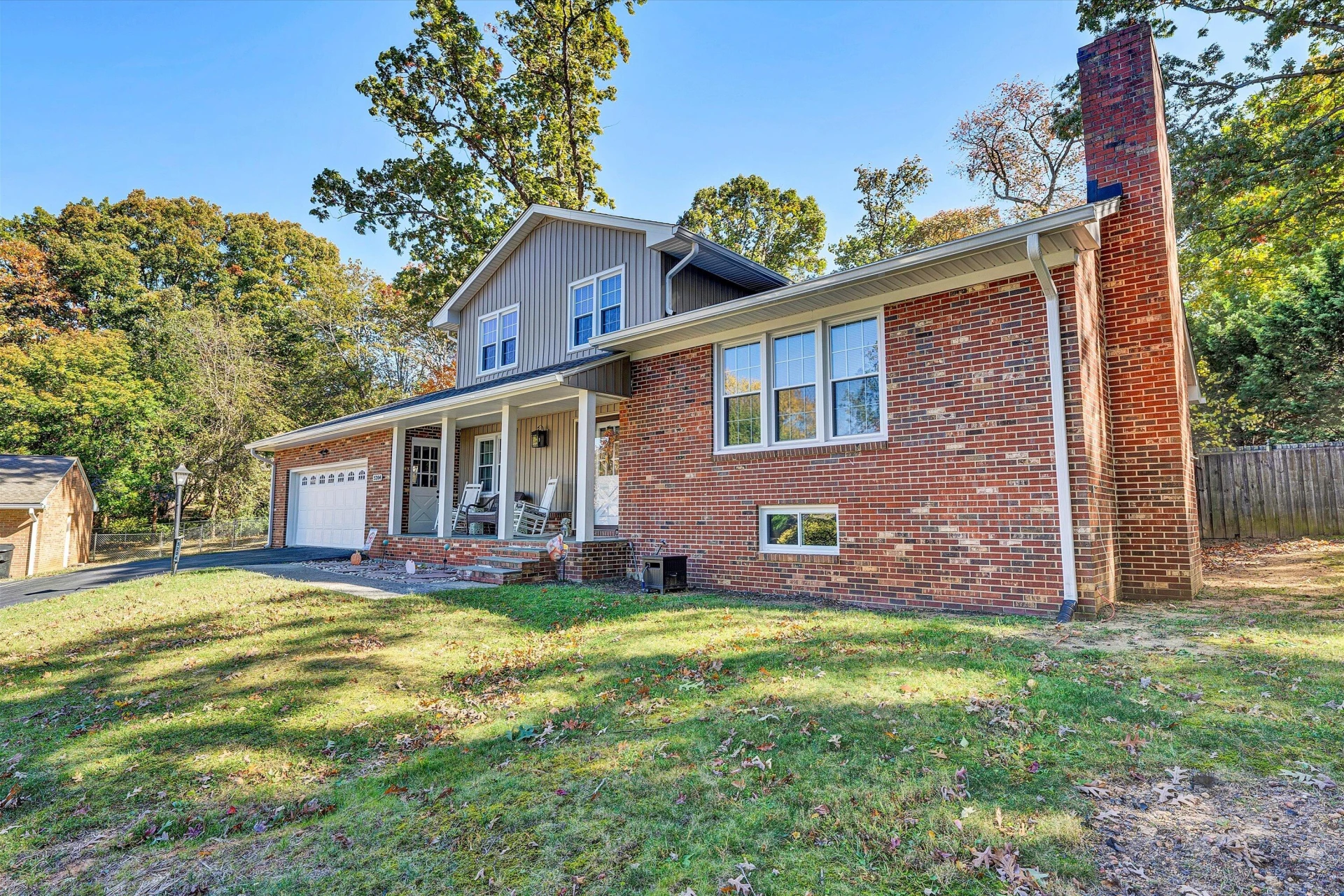 5204 Oakmont CIR - Photo 4