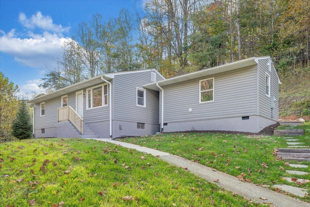 8633 Grassy Hill RD