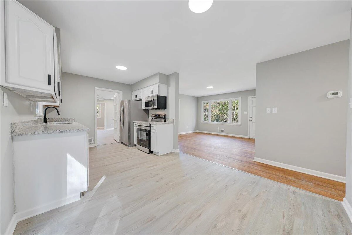 8633 Grassy Hill RD - Photo 11