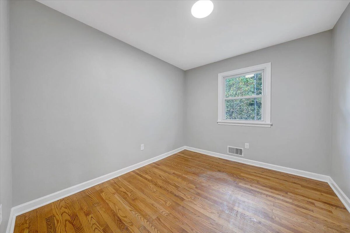 8633 Grassy Hill RD - Photo 20