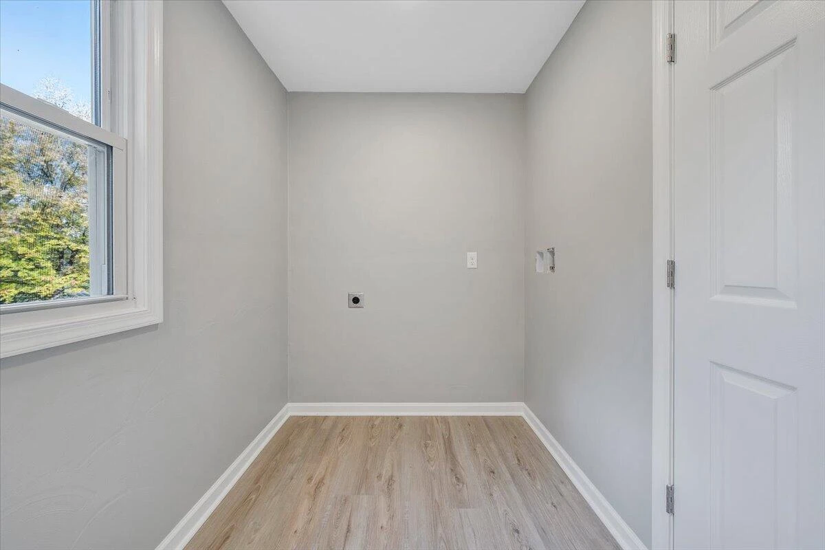 8633 Grassy Hill RD - Photo 26
