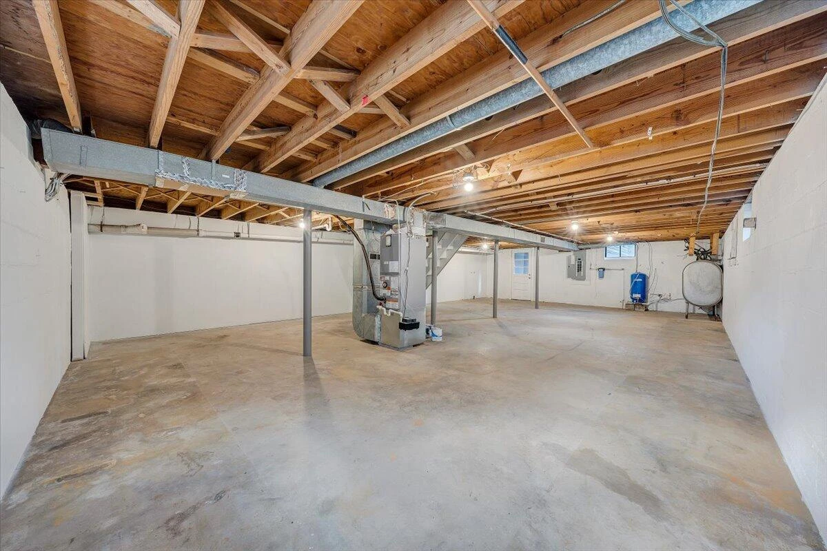 8633 Grassy Hill RD - Photo 27