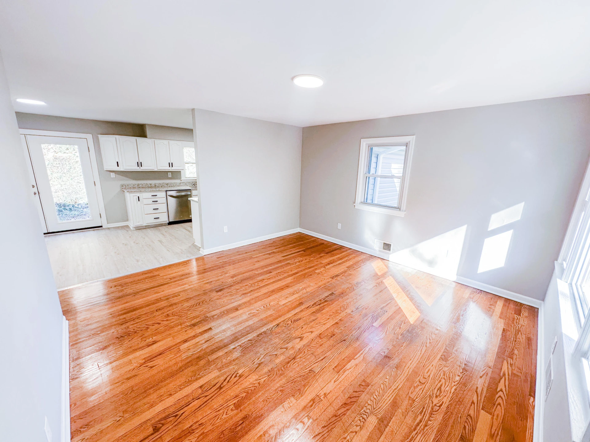 8633 Grassy Hill RD - Photo 3