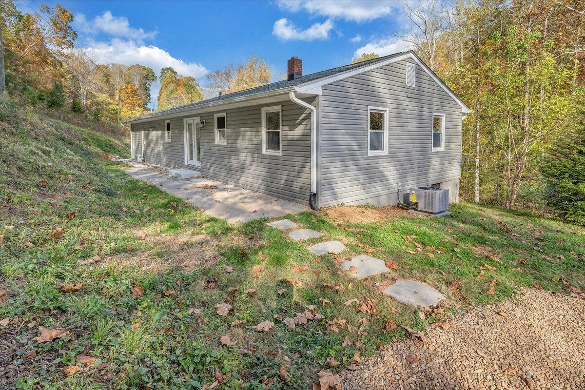 8633 Grassy Hill RD - Photo 30