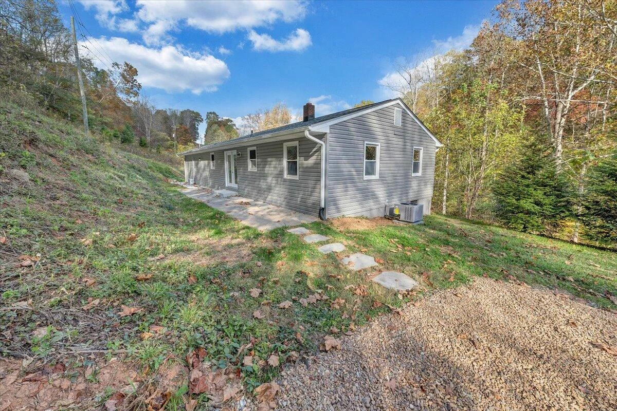 8633 Grassy Hill RD - Photo 31