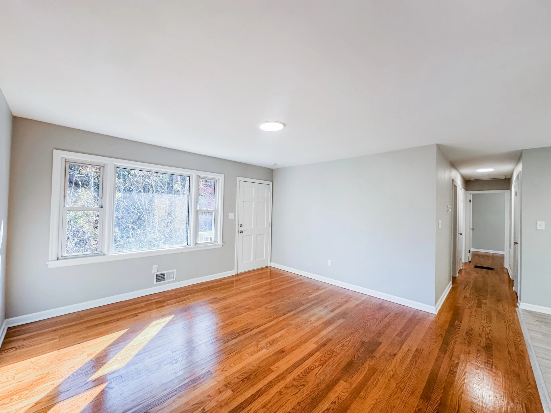 8633 Grassy Hill RD - Photo 4