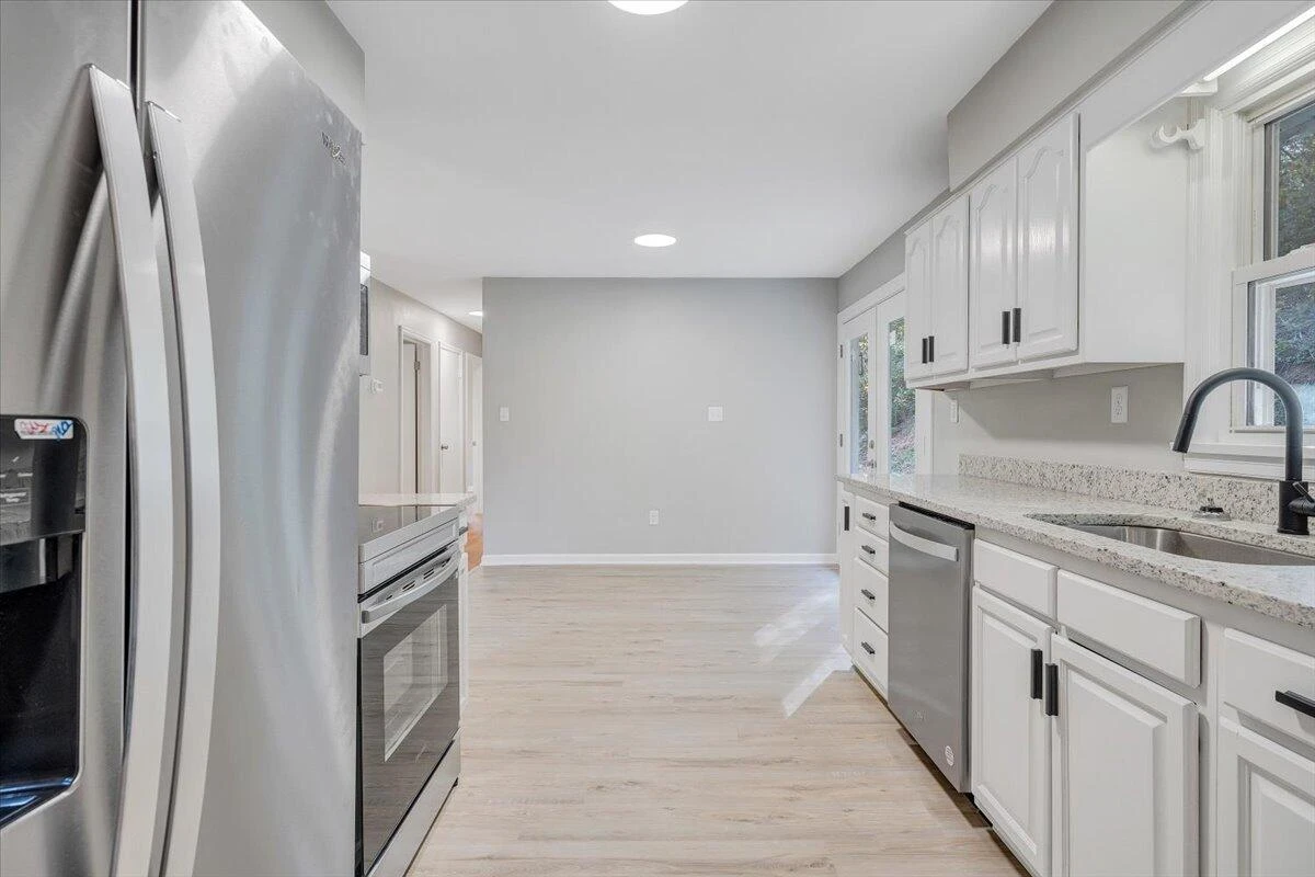8633 Grassy Hill RD - Photo 5
