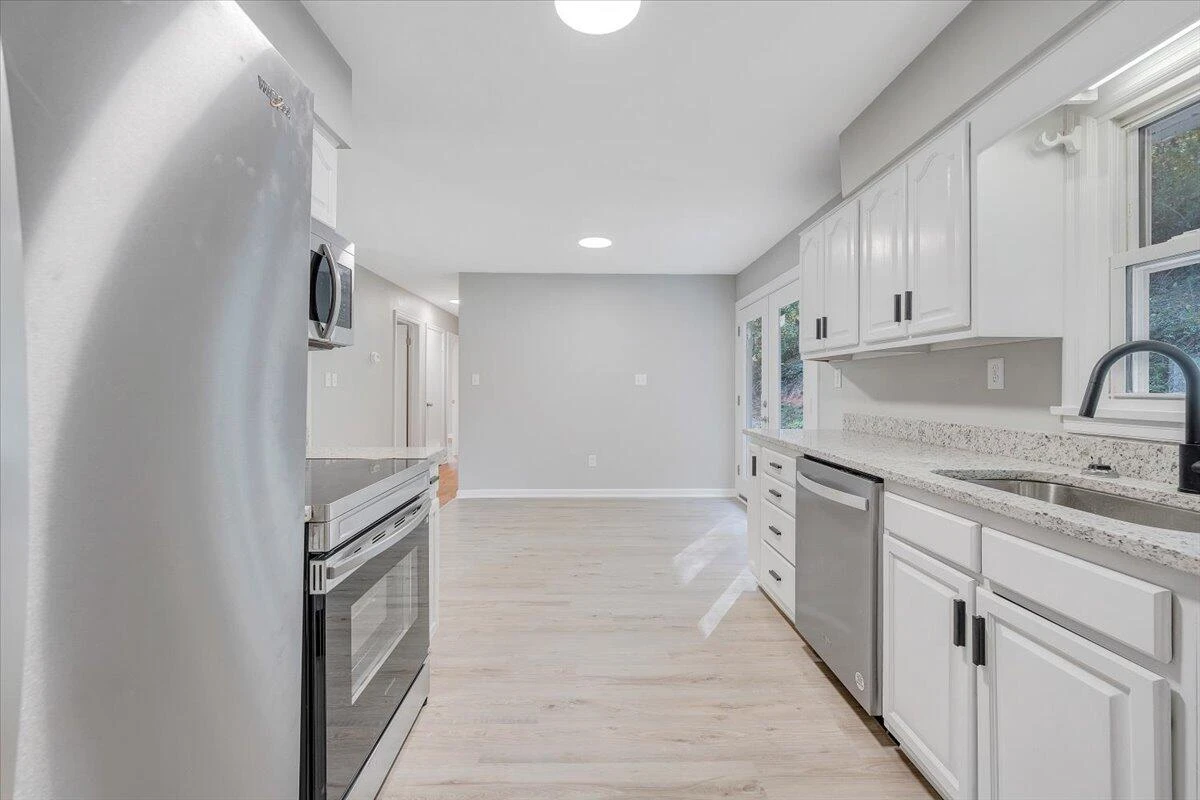 8633 Grassy Hill RD - Photo 6