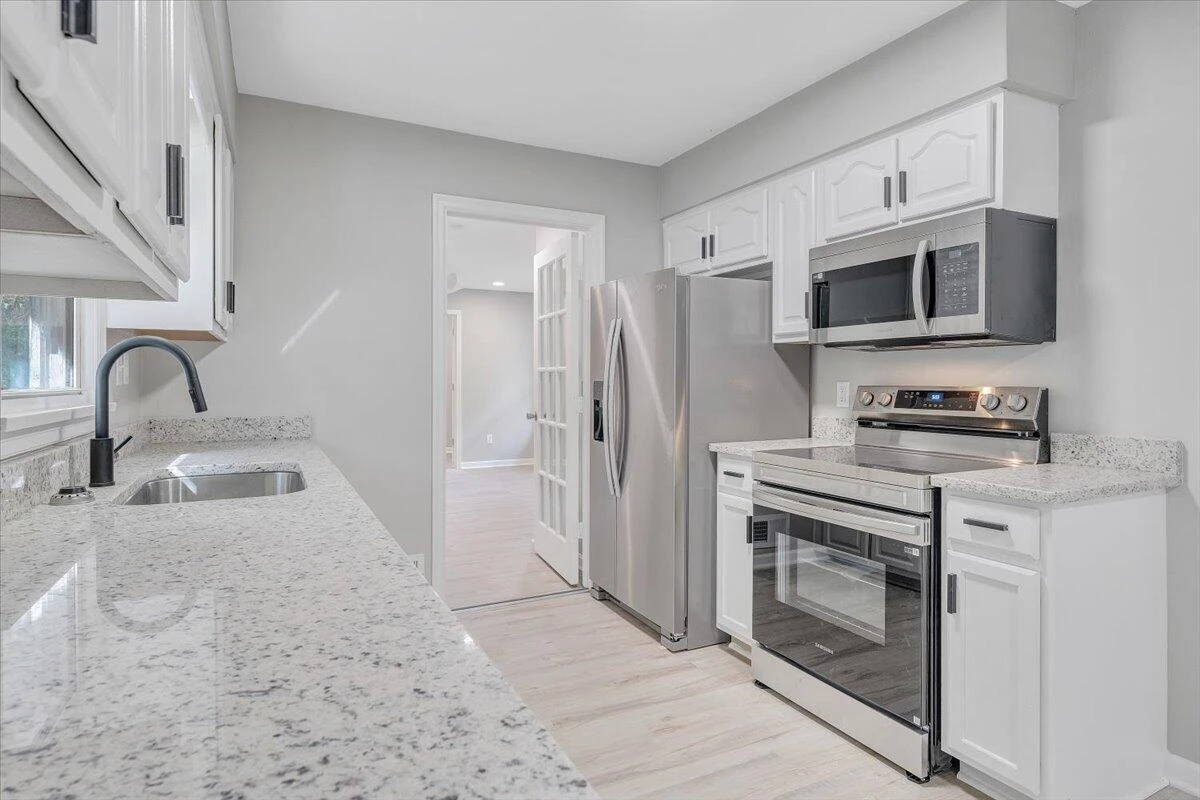 8633 Grassy Hill RD - Photo 8