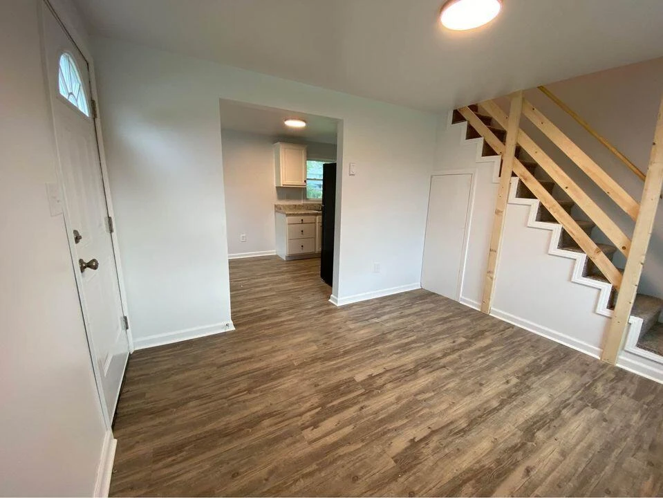 1528 Riverdale RD SE - Photo 3