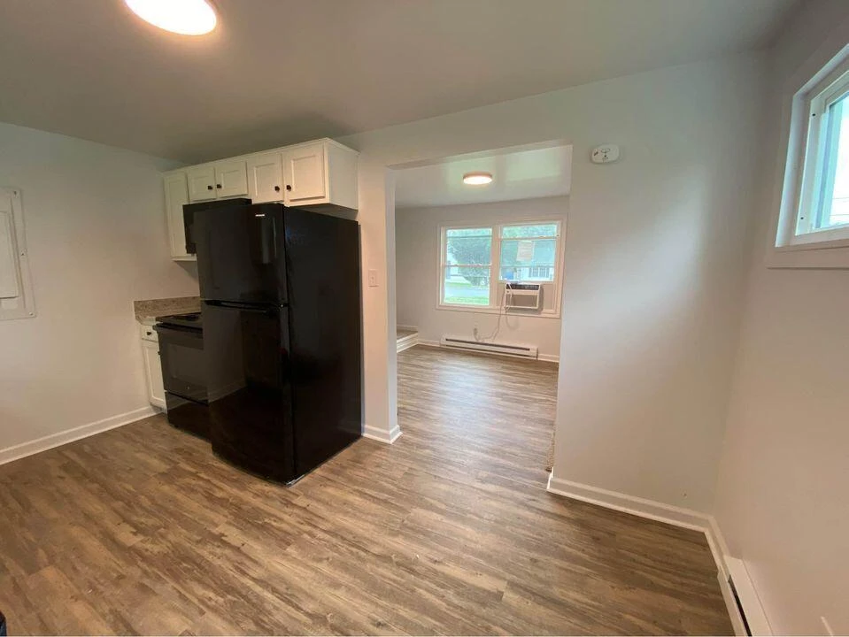 1528 Riverdale RD SE - Photo 5