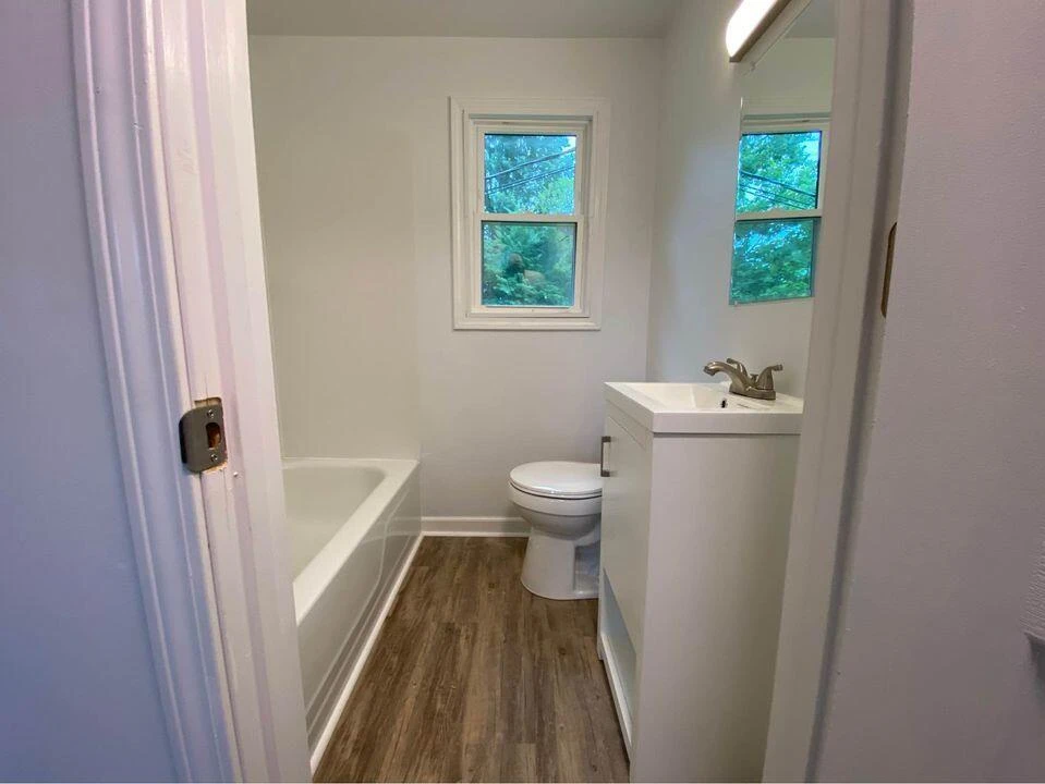 1528 Riverdale RD SE - Photo 9