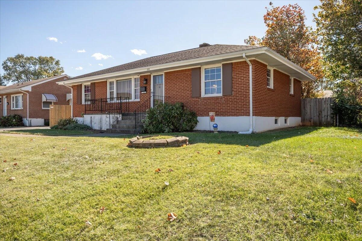 135 Christian AVE NE