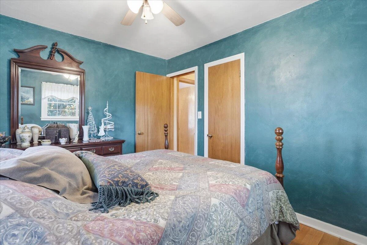 135 Christian AVE NE - Photo 14