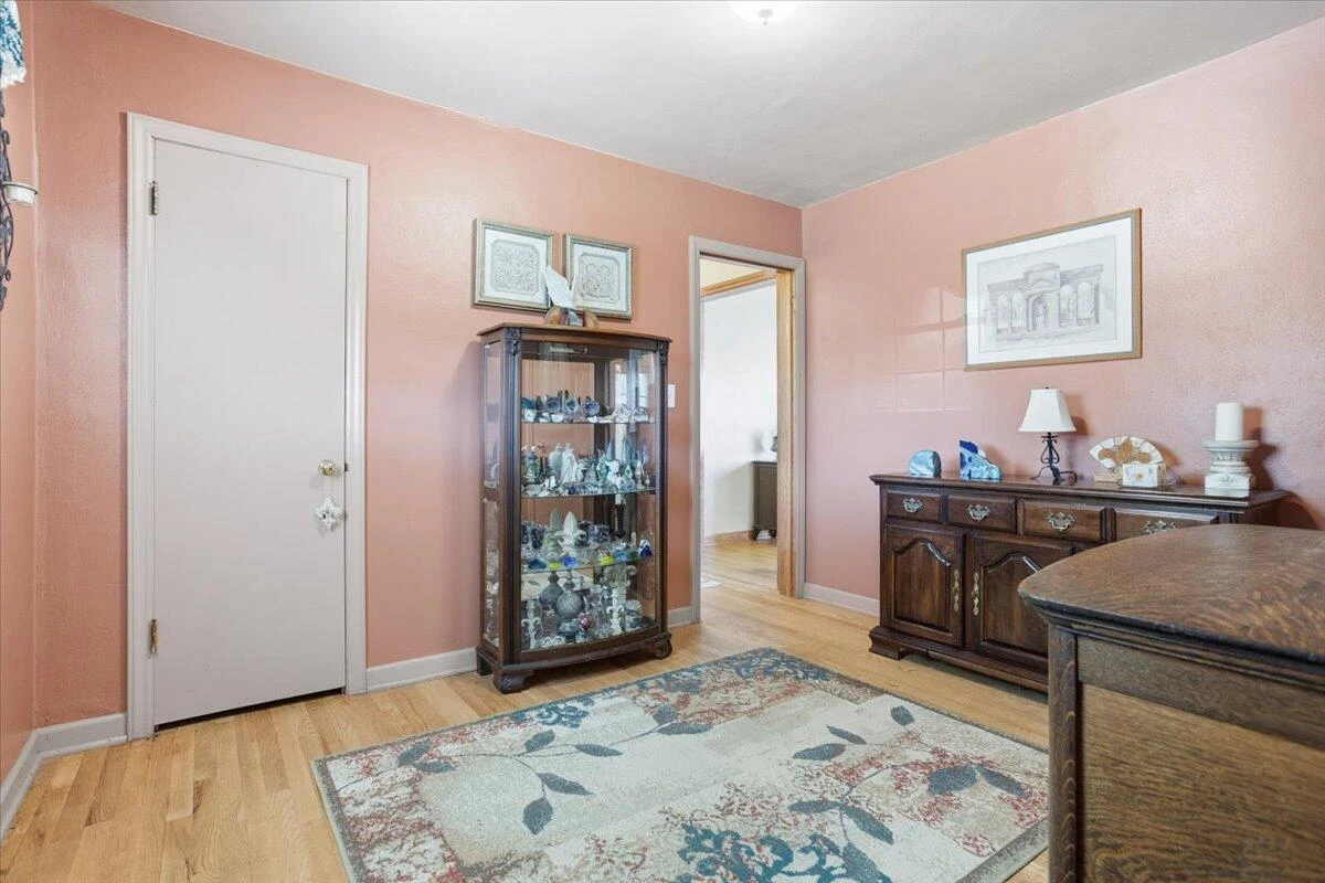 135 Christian AVE NE - Photo 17