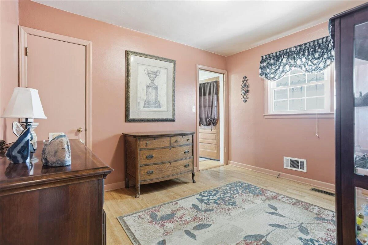135 Christian AVE NE - Photo 18